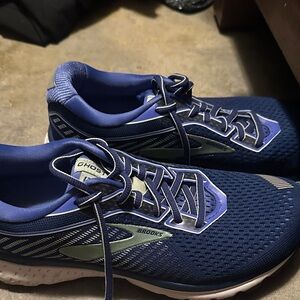 Brooks Women's Blue and Gray Athletic Shoes